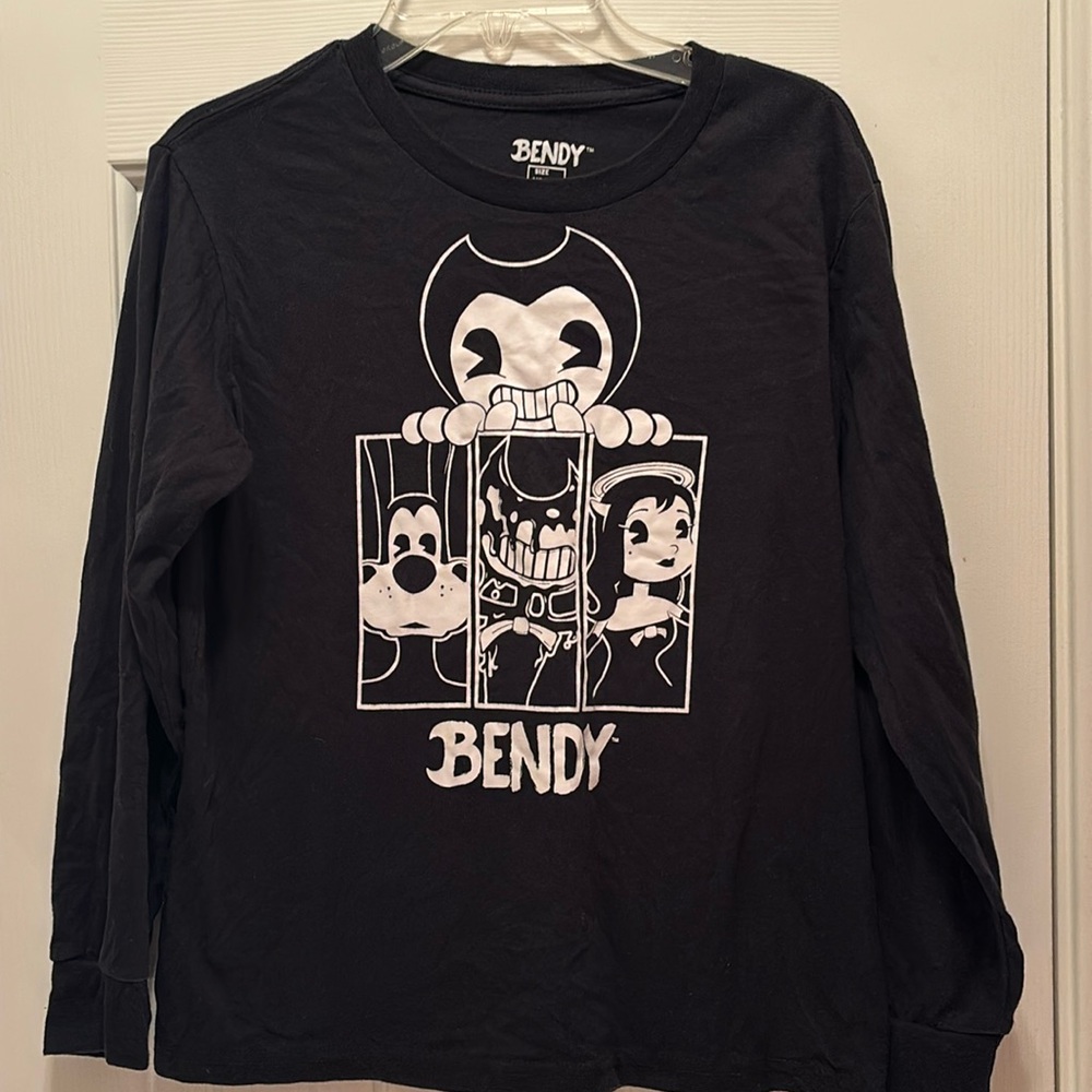 Bendy long sleeve t-shirt